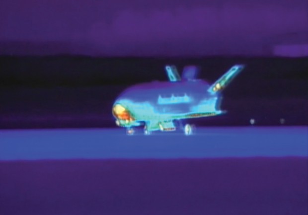 Sự bí ẩn của X-37B luôn thu hút sự phỏng đoán của dư luận!